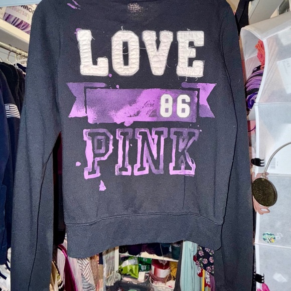 Snag This Cool PINK Love Zip-Up Hoodie – Women’s L, Bold Black & Purple Style! - Picture 2 of 4